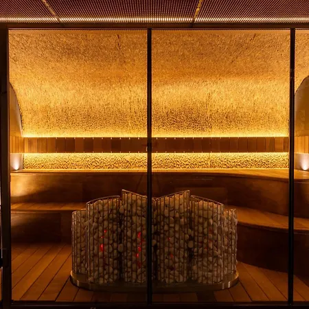 Hotel Eterna & By Fomich Palyanytsya