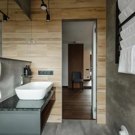 Hotel Eterna & By Fomich Palyanytsya