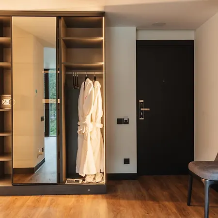 Eterna & By Fomich Hotel