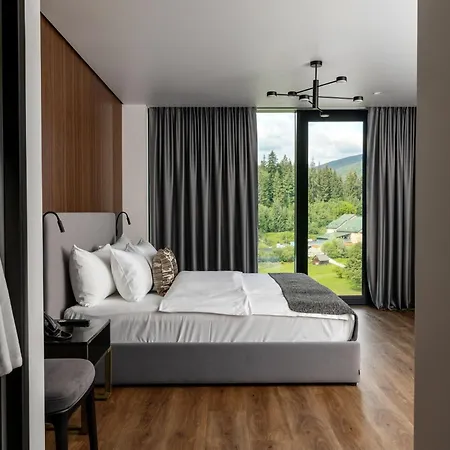 Hotel Eterna & By Fomich Palyanytsya