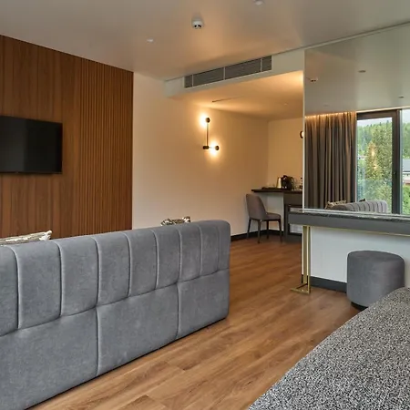 Hotel Eterna & By Fomich 4*