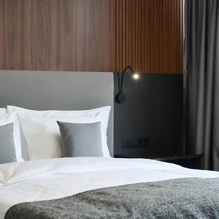 Hotel Eterna & By Fomich Palyanytsya
