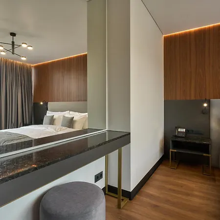Hotel Eterna & By Fomich 4*