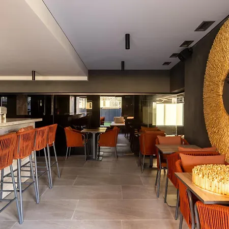 Hotel Eterna & By Fomich