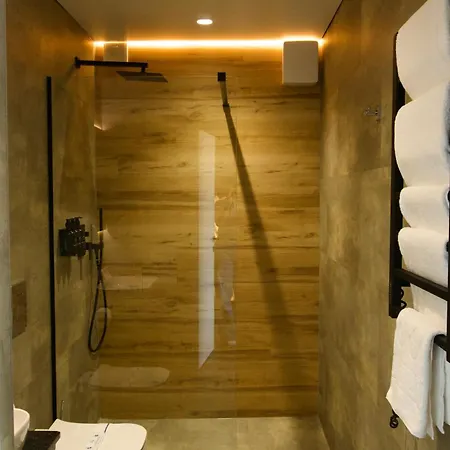 Hotel Eterna & By Fomich 4*